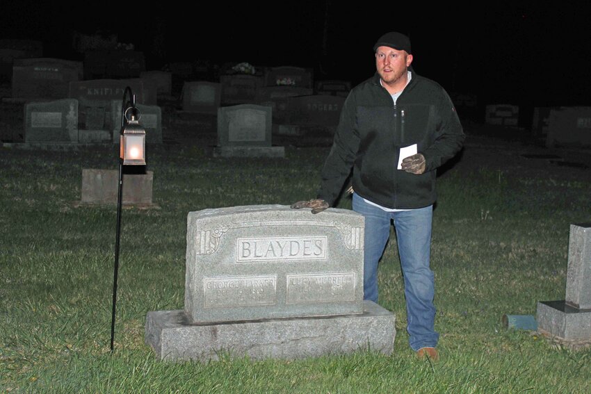 Dave Thomas talked about life and death of four persons buried at Columbia’s cemetery.