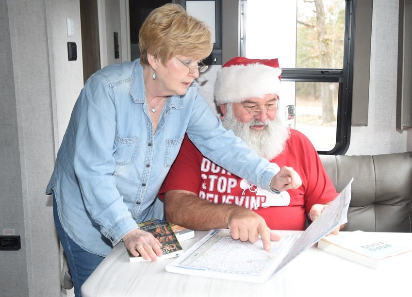 John and Cindy Clifton recently returned from a week-long trip to their former home of Naperville, Ill., where they played Mr. and Mrs. Claus at several area events. In the New Year, they are planning on settling into their new home off of Old Tracy Road in Mountain Home and taking their camper down to Texas for a week.