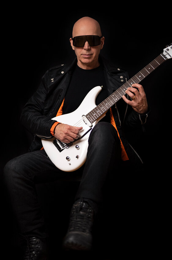 Joe Satriani. Photo by Eduardo Pena Dolhun