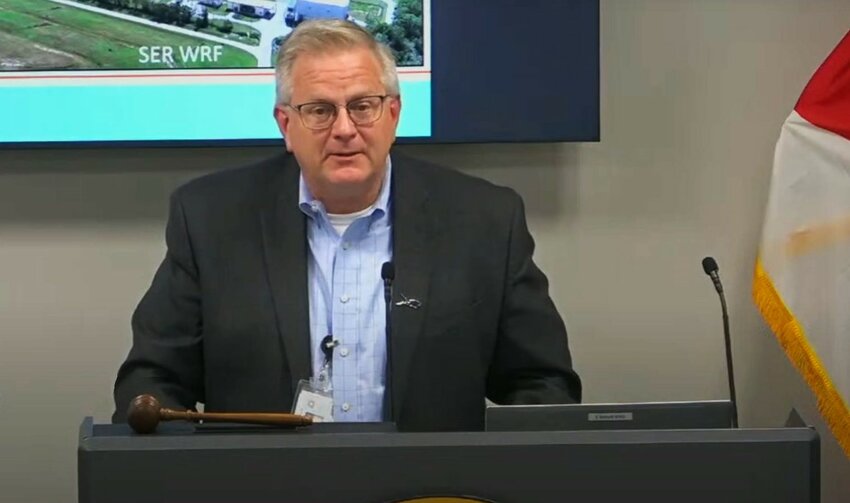 Deputy Director of Utilities Kevin Morris provides a presentation to commissioners during a work session meeting. Jan. 17, 2023.