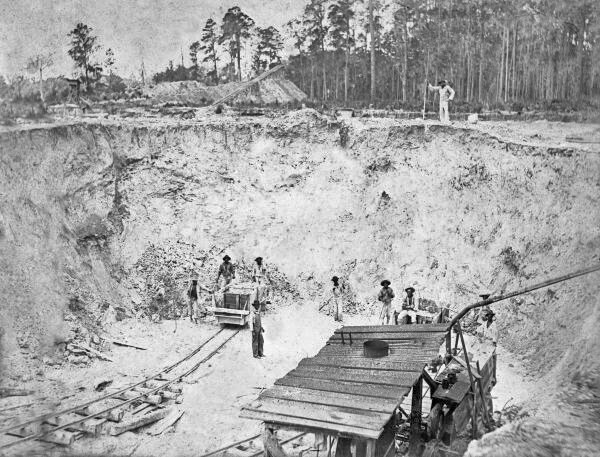 An early phosphate mine in the Bone Valley region of Central Florida. (Photo via Florida State Archives)