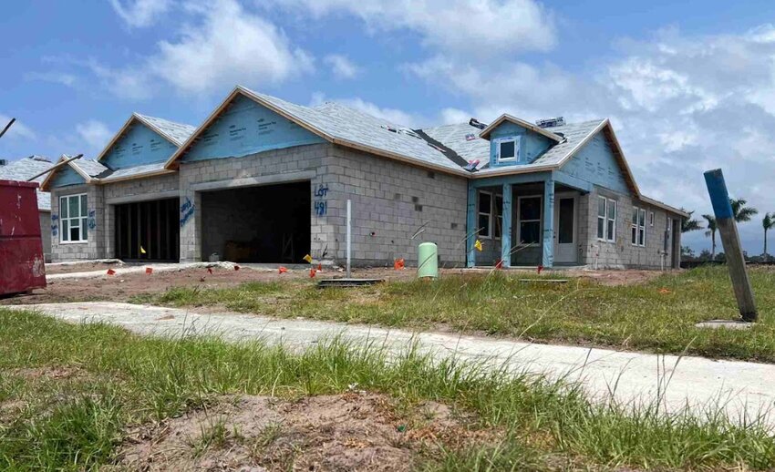 Crews begin construction on homes at the Gracewater Community Development District in Sarasota. More CDDs are popping up across the Suncoast, bringing thousands of homes to the area. | Photo by Josh Salman, Suncoast Searchlight