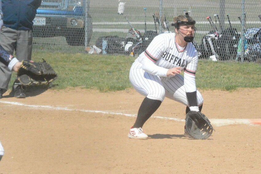 Buffalo&rsquo;s Lyvia Williams gets ready to field a ground ball or line drive at first base.   Reflex photo by Paul Campbell