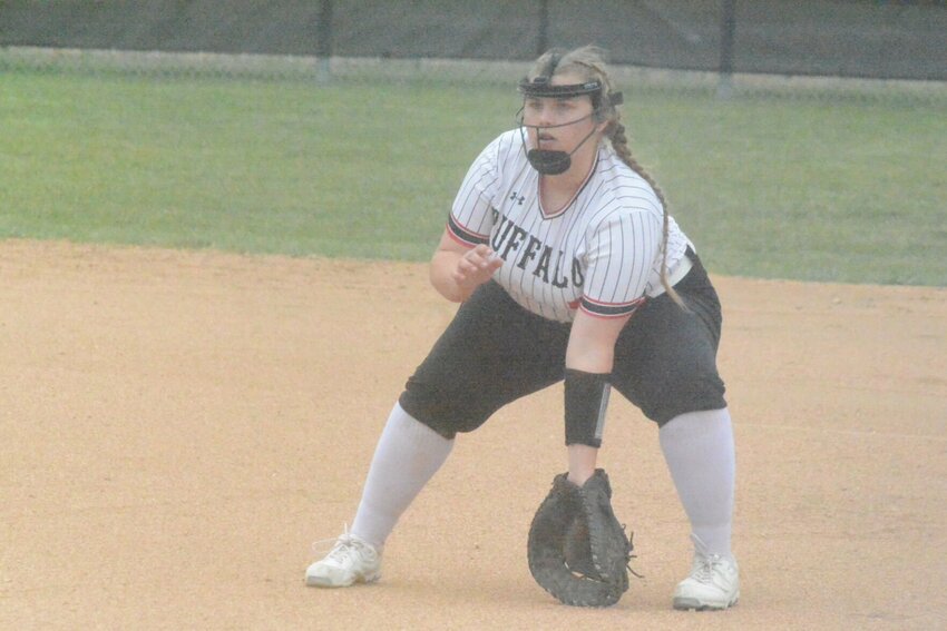 Olyvia Williams gets ready to field a ground ball or a line drive against Warsaw in the Buffalo Tournament.