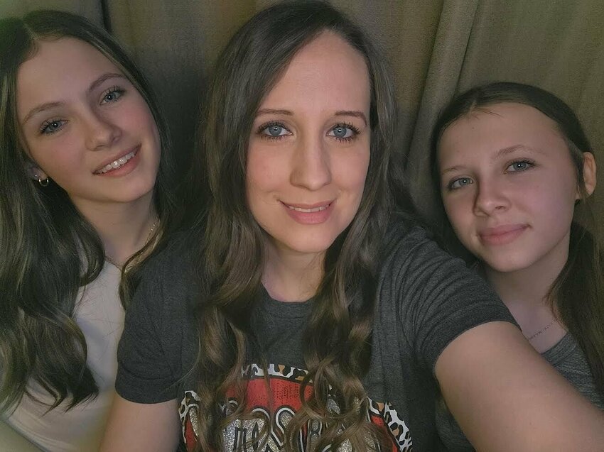 Amber Skinner with her daughters, Jalynn, 14, and Zoie, who will turn 13 on March 9.