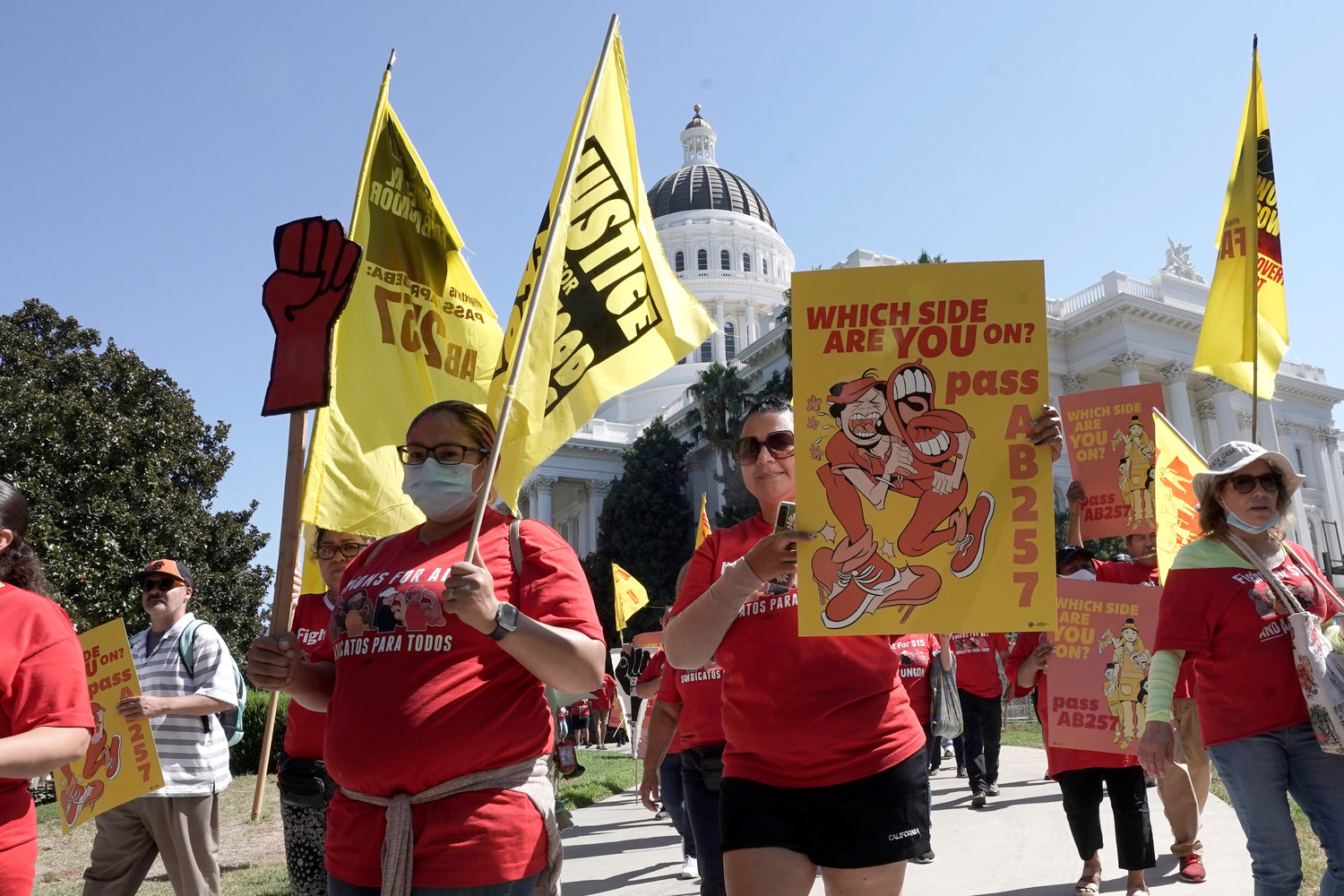 Fast food workers marched past the California state Capitol in Sacramento Aug. 16 calling on the passage of the Fast Food Accountability and Standards Recovery Act, which will provide increased power to fast food workers.