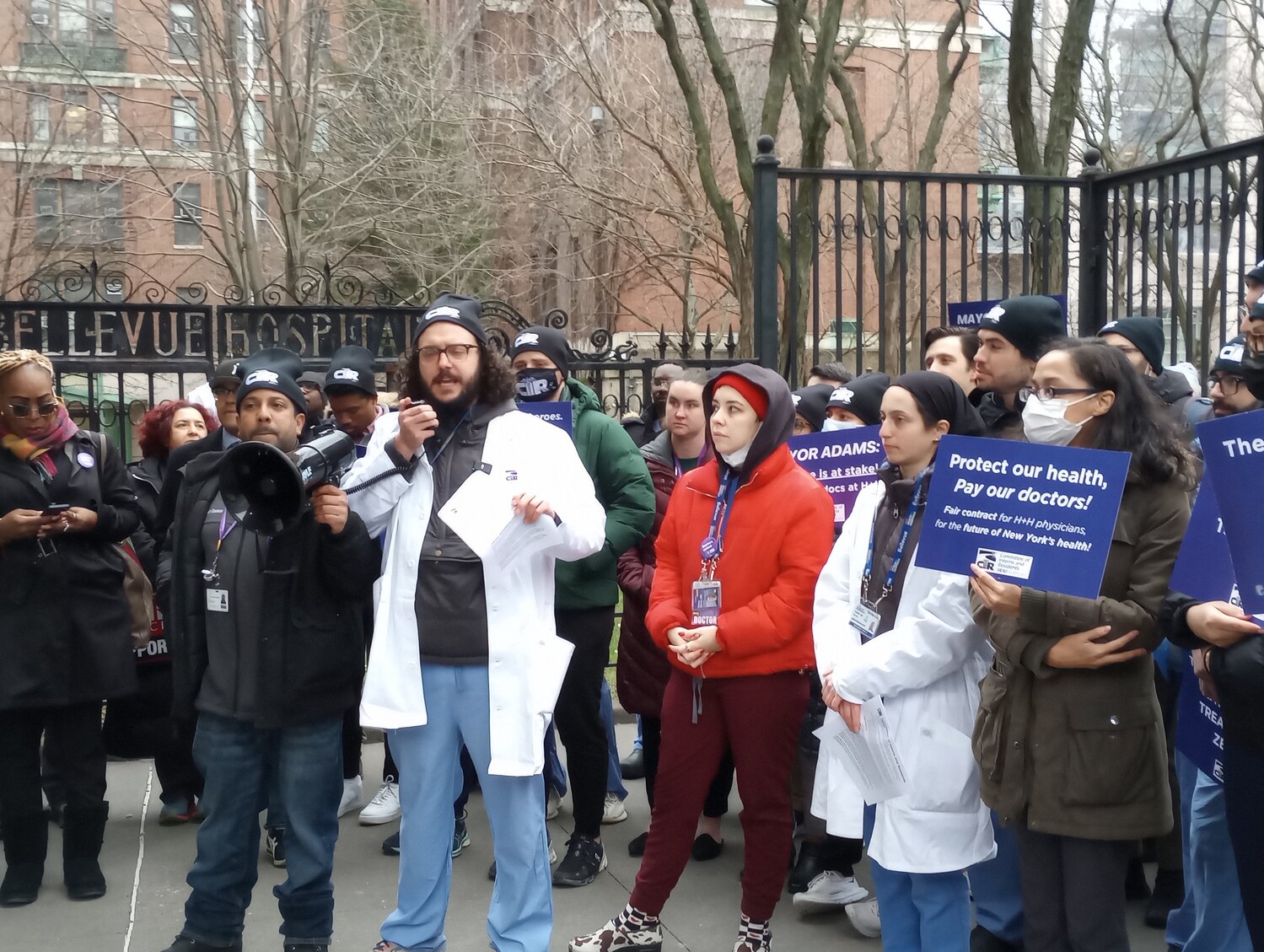 NYC H+H residents, whose contract expired in December 2021, are seeking raises so that their pay will no longer lag behind physicians at safety-net hospitals in the private-sector. Under NYC H+H's current proposal, public-sector residents would earn about $5,500 less than other physicians.