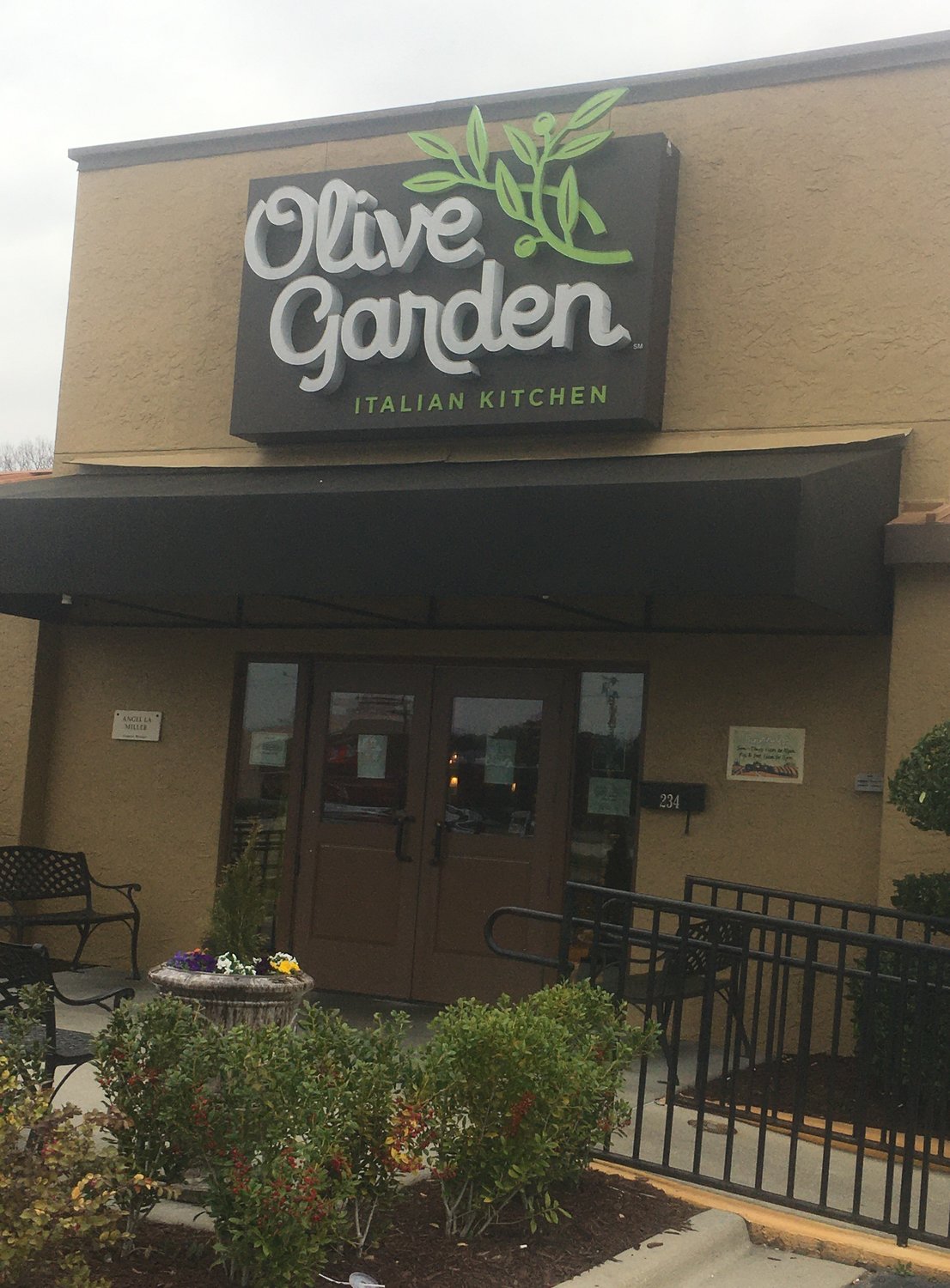 The Olive Garden was temporarily closed Wednesday after a fire in the kitchen.