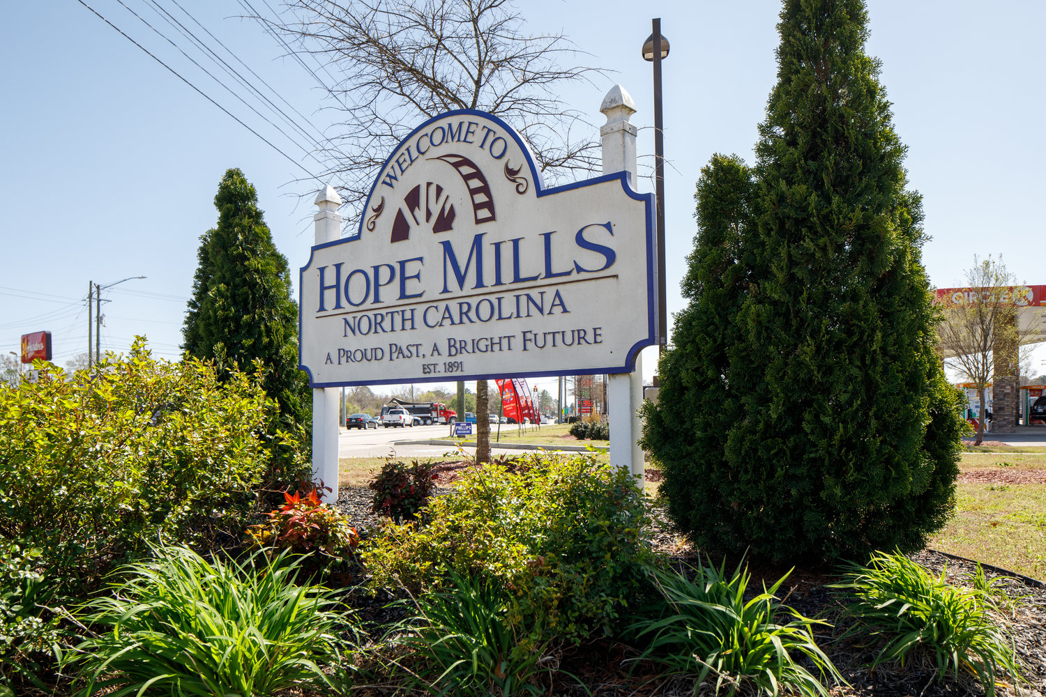The Hope Mills Board of Commissioners will consider a 384-unit apartment complex proposed for Elk Road during its meeting Monday night.