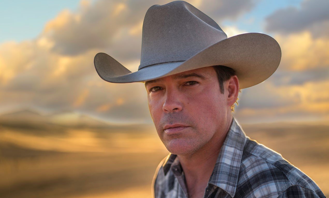 Clay Walker will perform with Tracy Lawrence on Nov. 4 at the Crown Complex as part of the Community Concerts Series.