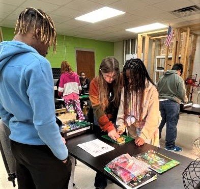 Students of the Academy of Green Technology at Douglas Byrd High School recently led fifth-graders from District 7 Elementary School through hands-on demonstrations and experiments in sustainable and renewable energy.