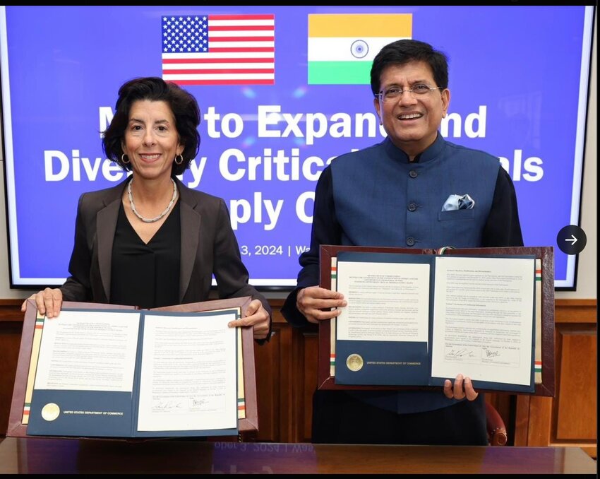 Secretary of Commerce Gina Raimondo and Indian Minister of Commerce and Industry Piyush Goyal at the signing of the Critical Minerals MOU