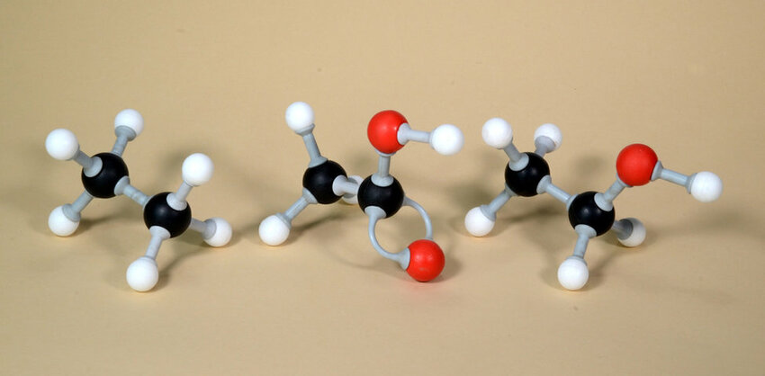 Ethane (left) and its offspring Acetic Acid (middle) and Ethanol (Right)   Black is Carbon, White Hydrogen, Red Oxygen