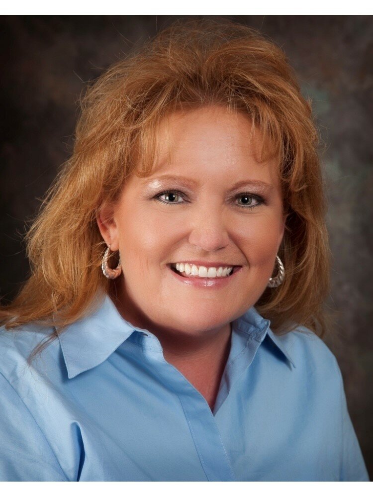 Kelly Staley, branch vice president, First National Bank Granbury Texas
Hood County Senior Center Board of Directors October 2023