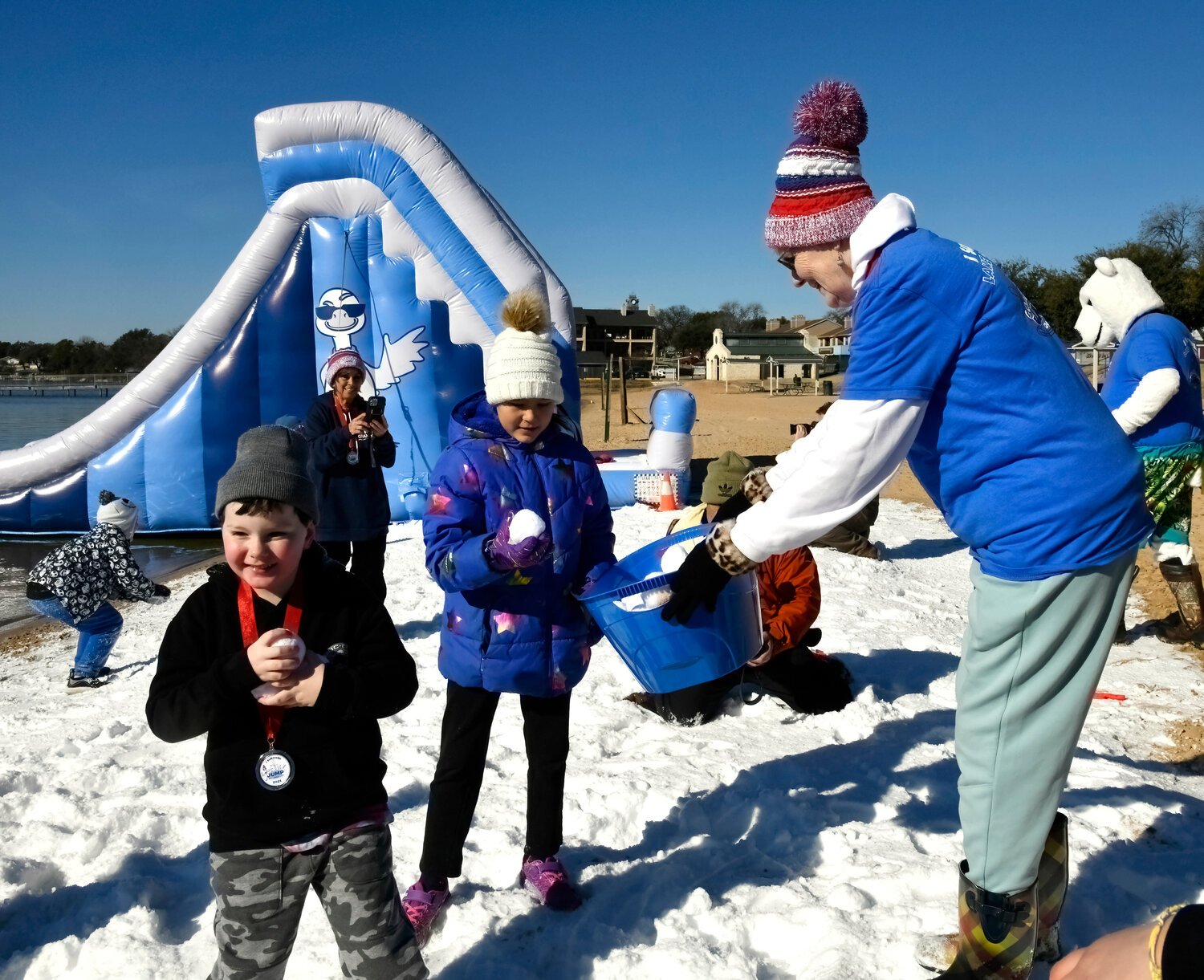 Goosebump Jump participants brrrrrave enough to plunge into Lake Granbury  for good causes - Hood County News