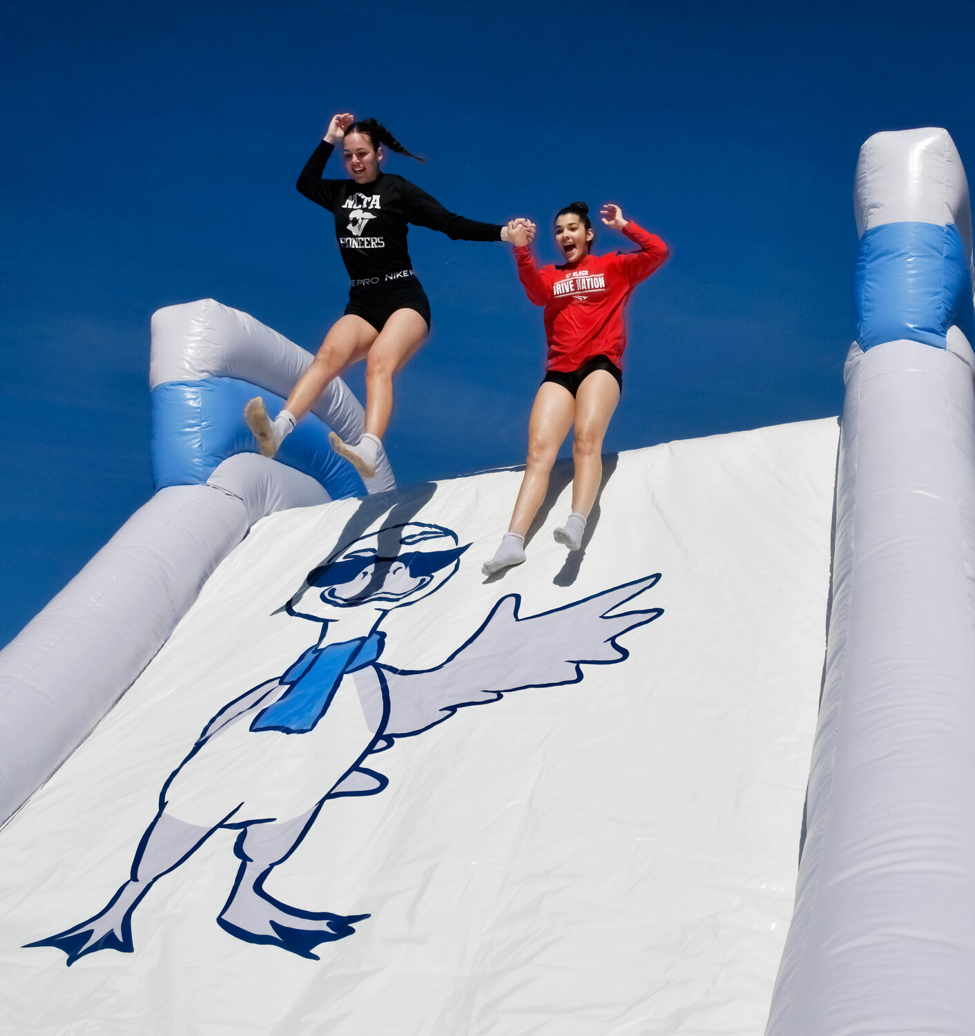 Goosebump Jump participants brrrrrave enough to plunge into Lake Granbury  for good causes - Hood County News