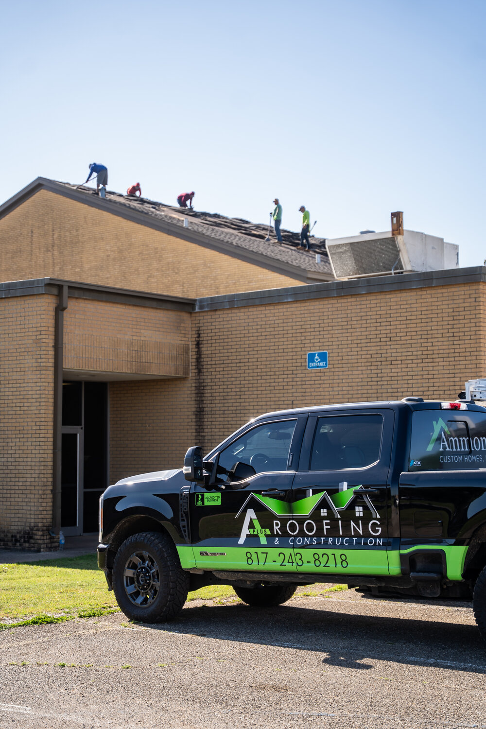 Decker Gym is getting a new “hat.” The United Way of Hood County shared that through a generous donation from Chad Ammons with A+ Roofing.