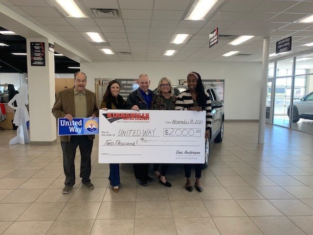 Kirksville Motor Company recently donated $2,000 to the United Way of Northeast Missouri. Pictured left to right: Bill Castles (United Way Executive Director), Chade Shorten (2022 Campaign&nbsp;Co-Chair), Dan and Stephanie Anderson (Kirksville Motor Company) and Stephanie McGrew (2022 Campaign&nbsp;Co-Chair).