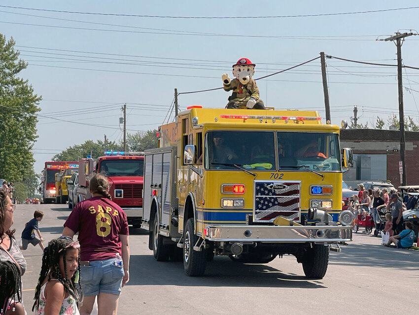 VIDEO 70th Annual La Plata Soybean Festival Parade Kirksville Daily