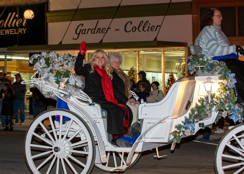 Rhonda Vincent was the grand marshal of the Kirksville Kiwanis Club's annual Christmas parade.&nbsp;