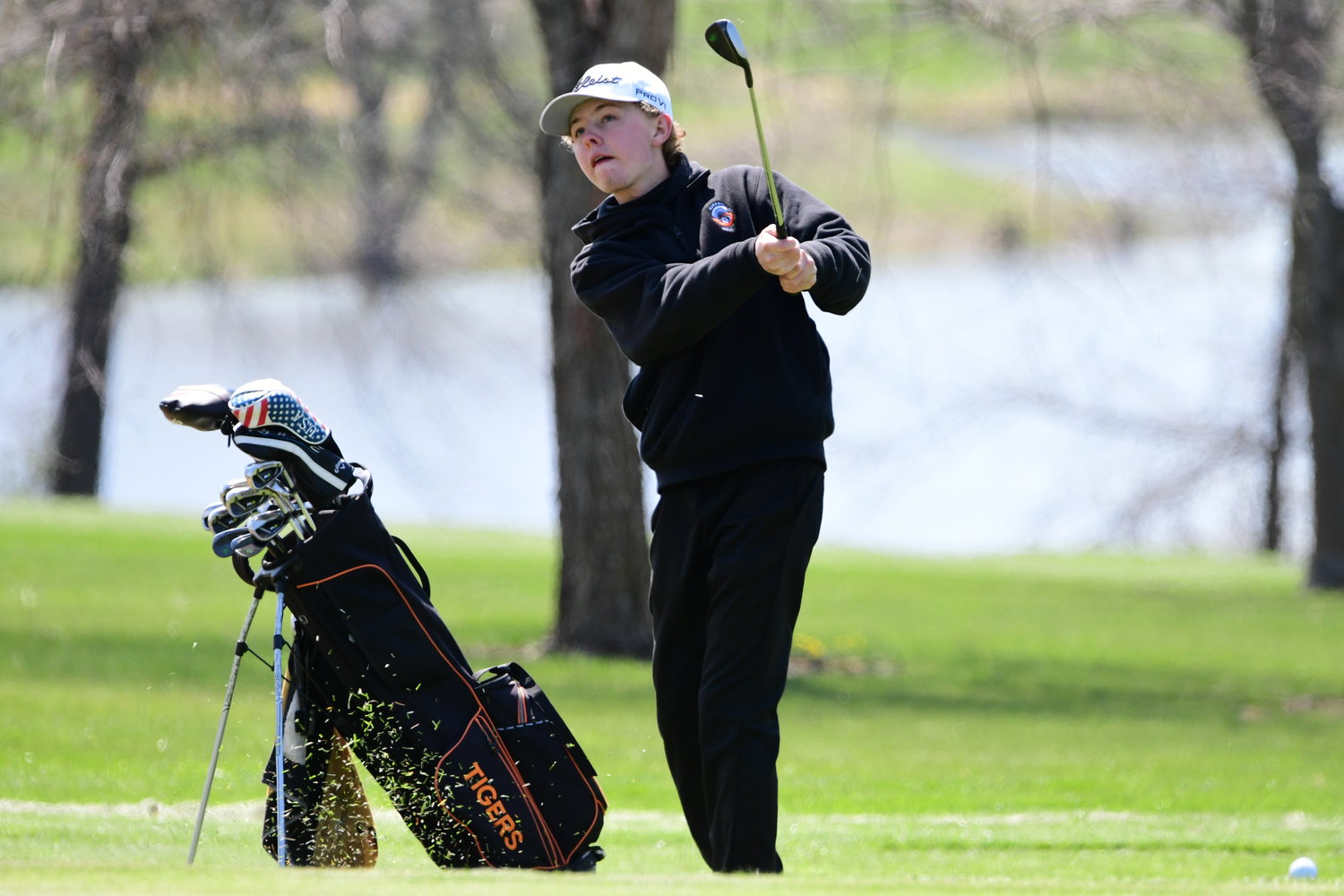 Kirksville's Hayden Tarr chips during a golf tournament at Kirksville Country Club on Tuesday, April 26, 2022.