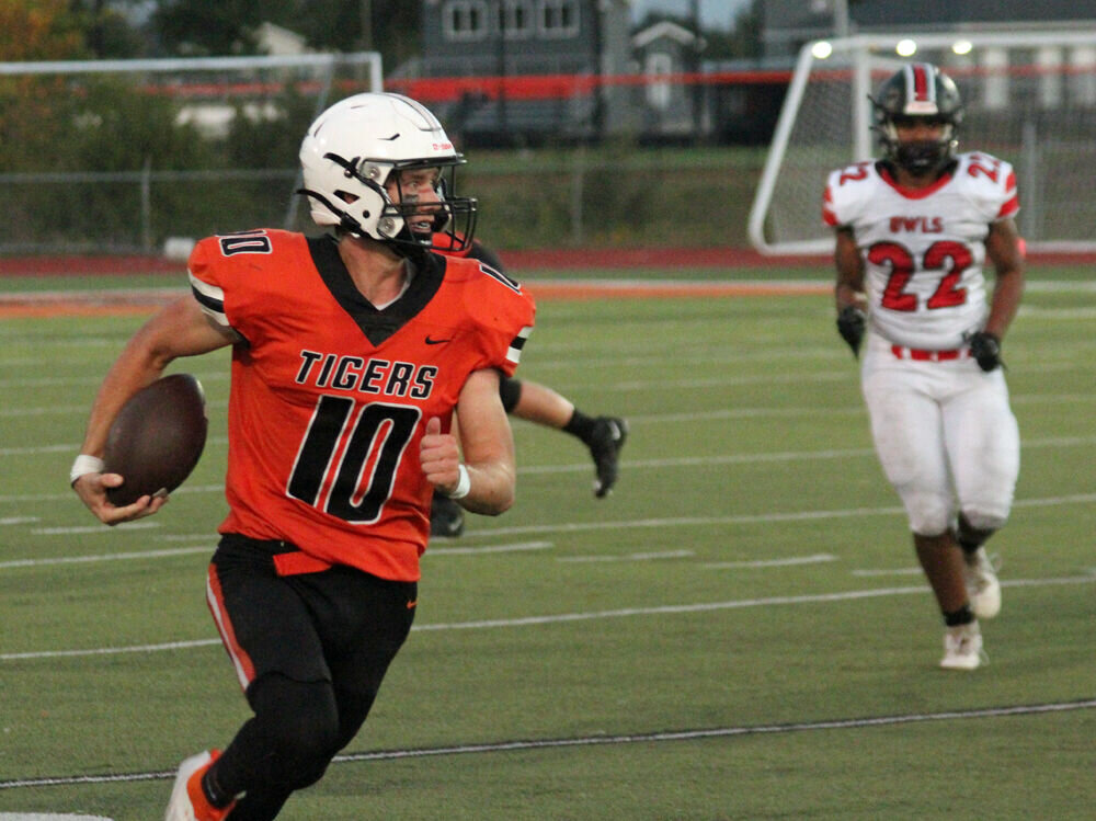 Kirksville junior Ryder Lyons turns to run toward the sideline in the game against Marshall on Sept. 22. 