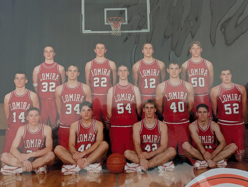 Lomira 2000 boys basketball team picture.