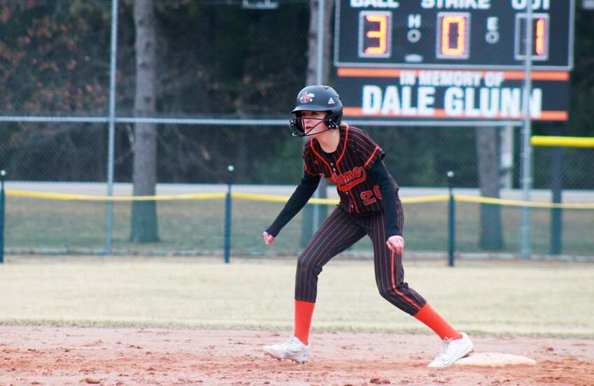 Lady Hornet Chloe Inda gets ready to move off of second base.