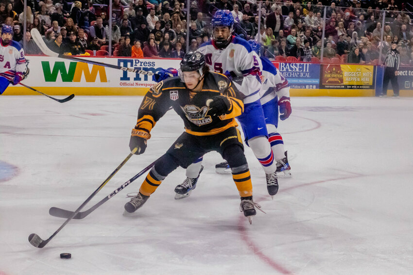 amblers forward Misha Danylov handles the puck in their game against Team USA 