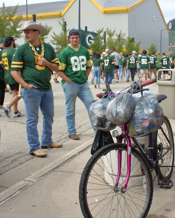 Local artist and street photographer Tonia Nelson released the sixth volume of her zine Genuine Curiosity this week, featuring a collection of photos and moments captured around Lambeau Field through the last two football seasons.