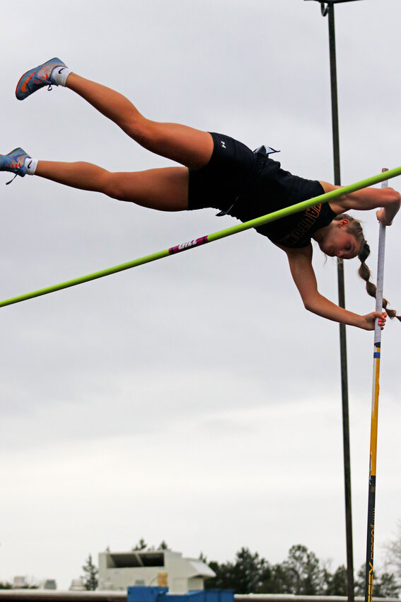 Skylar Royston threw the shot put a distance of 37' 0.75", placing eighth.