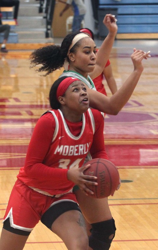 Moberly Lady Greyhounds sophomore B'Aunce Carter  (#34) scored 10 points and had eight rebounds Saturday afternoon during Moberly Area Community College women's basketball team's 59-58 loss at Illinois Central CC in Peoria, Ill.