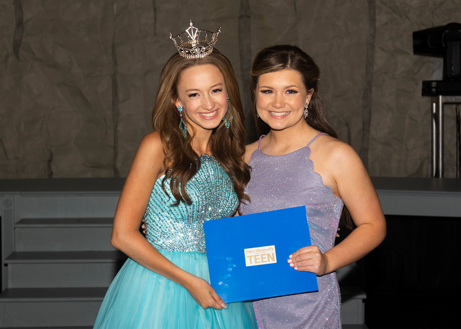 Miss Missouri’s Outstanding Teen 2021 Ashley Berry presents scholarships to Moberly’s Camryn Crist during the Missouri’s Miss Outstanding Teen contest in Mexico.