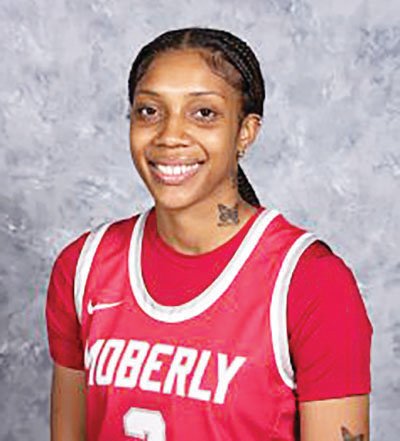 T'Aaliyah Miner scored 27 points to lead eight scorers in double figures during Tuesday's historic 148-34 win over Marshalltown Community College in Iowa.