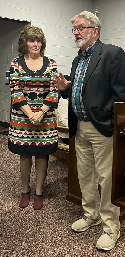 Retiring Drexel Town ManagerSherri Bradshaw drew high praise from Mayor Dennis Anthony at her final meeting of the Town Board of Aldermen.