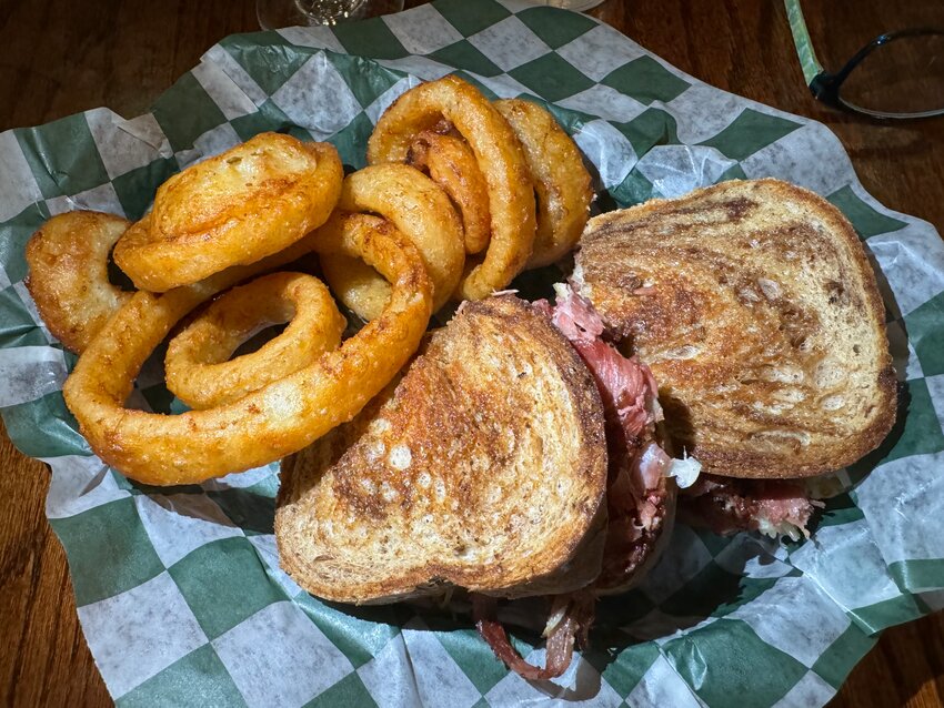 The Reuben was delivered with onion rings instead of the soup that was ordered. The corned beef is made in-house and has been tender on past visits. Not the case on this day.