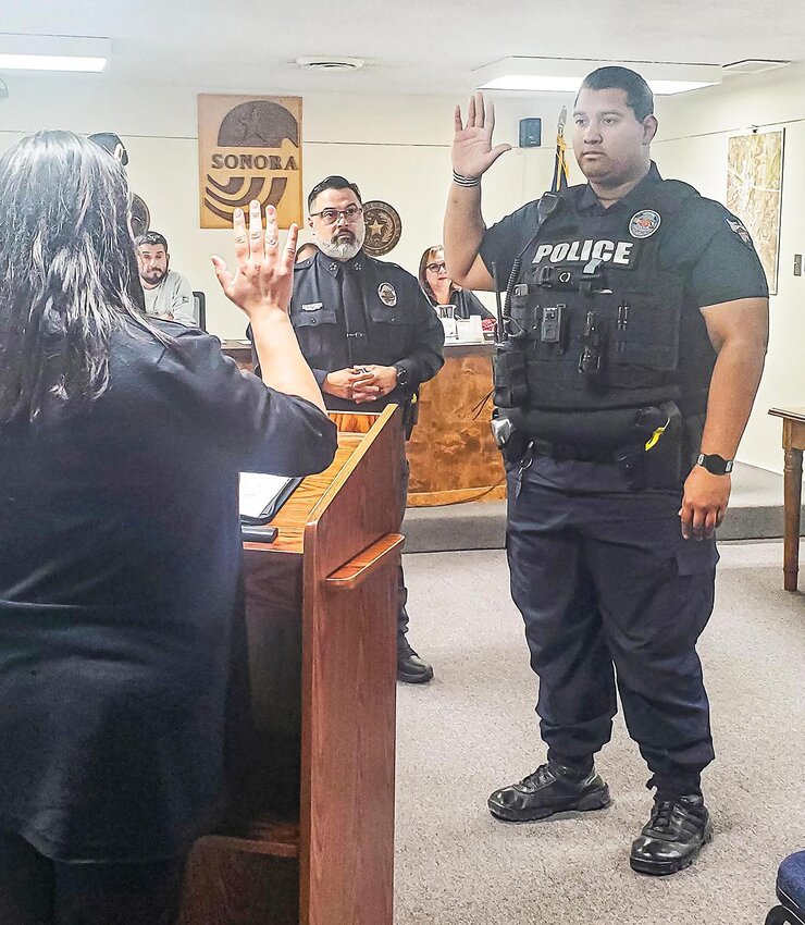 SWEARING IN
Officer Christian Lopez was sworn in as a new police officer during the city council meeting on Tuesday, February 20, 2024. ANGIE BRYANT | THE DEVIL’S RIVER NEWS