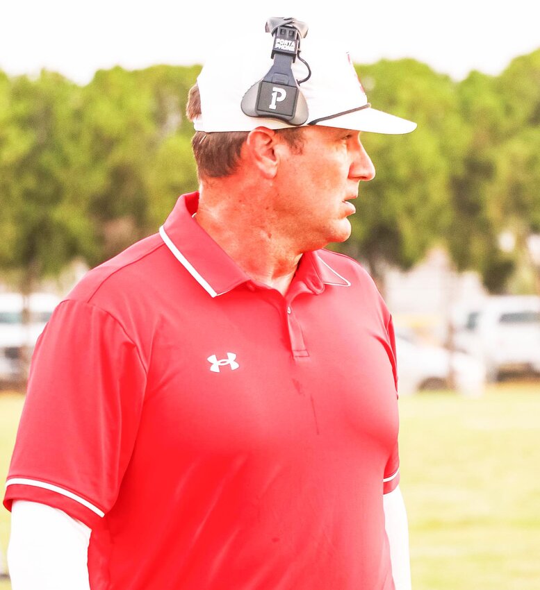 Sonora Athletic Director and Head Football Coach Blake Weston recently earned a spot on the Dave Campbell’s Texas Football 40 under 40 list. Weston has led the Broncos to three straight district titles. This is the fifth year this list has been compiled honoring coaches throughout the state.
ANGIE BRYANT | THE DEVIL’S RIVER NEWS