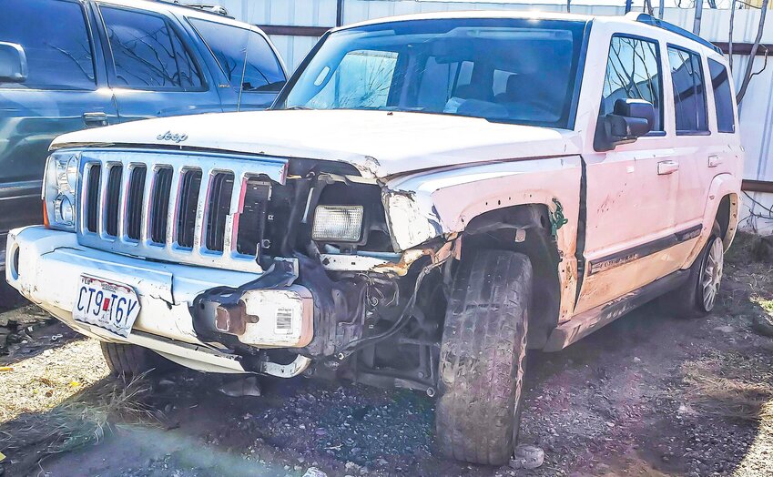 STOLEN JEEP
The 2007 Jeep Cherokee was reported stolen in Iowa. The vehicle was involved in a bailout/pursuit in Schleicher County. Holmes Wrecker of Sonora picked up the abandoned Jeep. ANGIE BRYANT | THE DEVIL’S RIVER NEWS