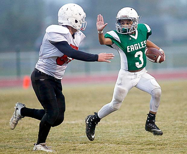 Eagles lose homecoming to rivals Moapa Valley, 42-9