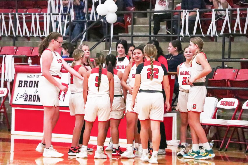 BIG VICTORY
The Lady Colts A team defeated the Lady Cougars from Christoval in a strong head-to-head game 33-32 on Thursday, January 11, 2024. Up next, they will host the Eldorado Eagles on Thursday, January 18, 2024. Games are at 5 p.m. and 6 p.m.
ANGIE BRYANT| THE DEVIL’S RIVER NEWS