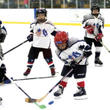 Hockey at the rink is popular among men, women and kids, with a thriving youth program, whose teams have won numerous tournaments and championships.