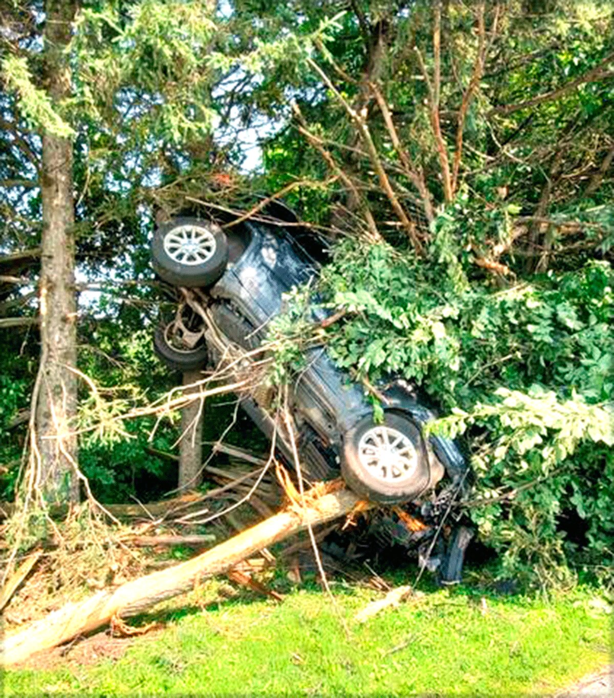 Car crash in Potsdam sends vehicle into tree - North Country Now