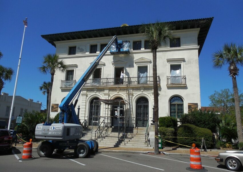 Fernandina Beach's historic Post Office Building undergoes a facelift.