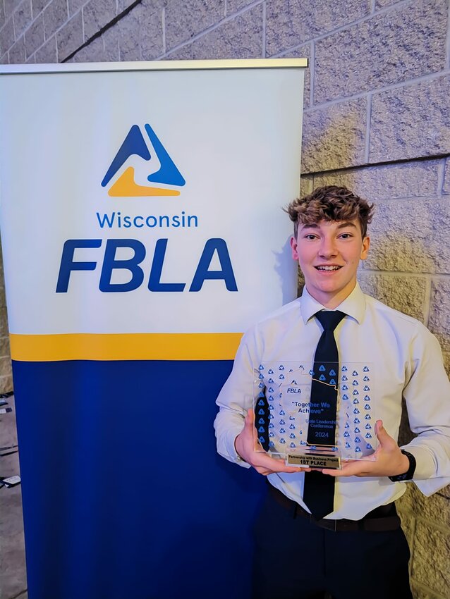 Mason Gay placed 4th in the Who’s Who in FBLA and 1st place in Partnership with a Business. 