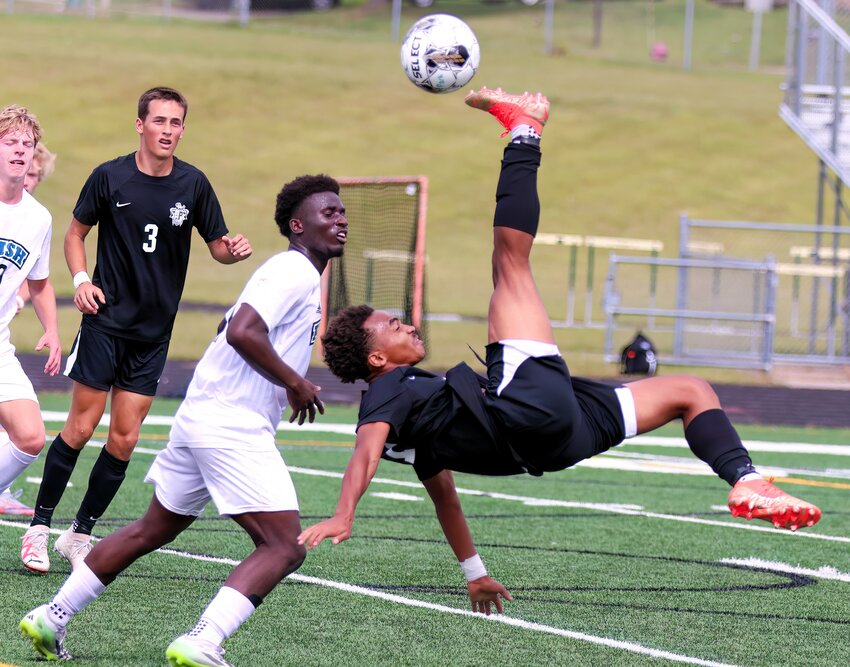 Park&rsquo;s Ayub Mohamed gets horizontal in the match against Rosemount.