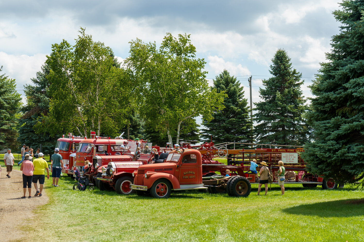 Antique fire trucks are always entertaining to check out, even being old technology compared to today’s high tech fire trucks, many of these can and do still function, only now, they are operated by private enthusiasts.