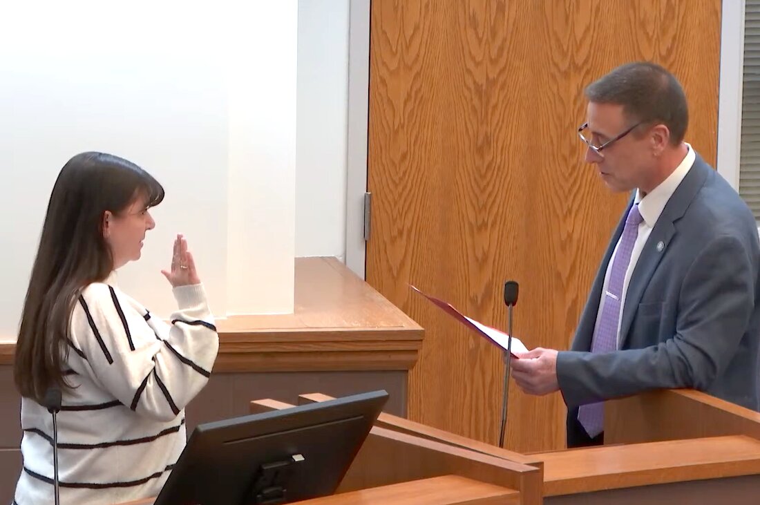 Mayor Keith Franke swore in new city clerk Amy Truhlar at the Jan. 2, 2024 council meeting at St. Paul Park.