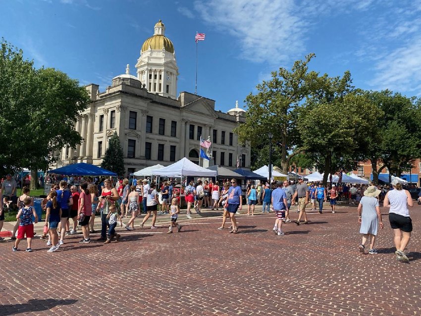 Attendees peruse the Seward Craft Show on July 4 2022