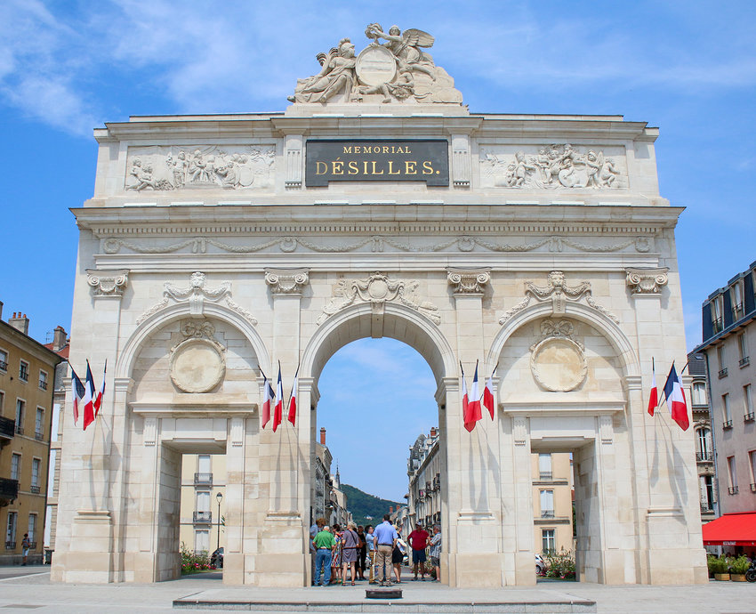 The Memorial Desilles includes the names of French soldiers who died in the American war for independence, as well as soldiers who died in other wars.